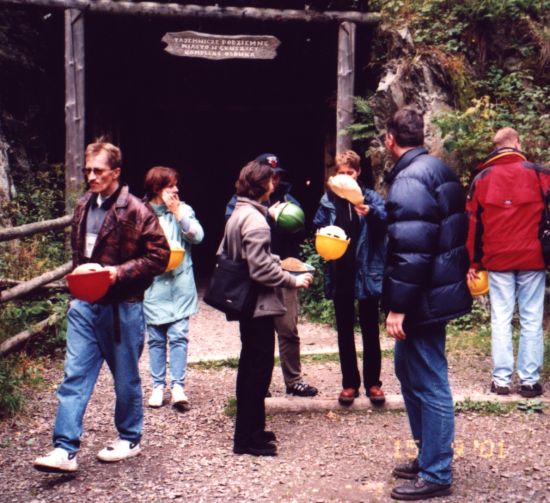 w-out.jpg, 63186 bytes, 01-09-17